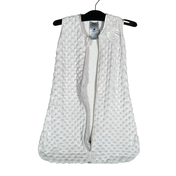 HALO SLEEPSACK Sleeveless Baby Wearable Blanket with Plush Soothing Dots - Picture 5 of 9